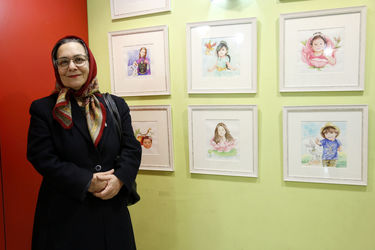 نمایشگاه نقاشی های سوسن قائم مقامی در شهر کتاب مرکزی