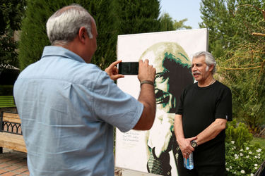 تشییع پیکر زنده‌یاد داریوش اسدزاده از مقابل خانه هنرمندان