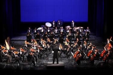 اجرای ارکستر سمفونیک ایران و اتریش (آیسو) به مناسبت بزرگداشت پرویز تناولی