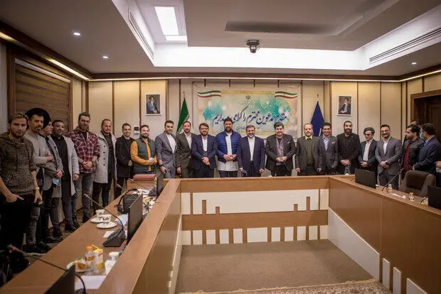 چند پرسش درباره دیدار وزیر ارشاد با خوانندگان پاپ پس از ۴۰سال!
