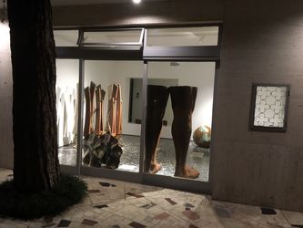 نمایشگاه مجسمه­‌ های بهداد لاهوتی با عنوان «دستگاه» در گالری هدایت