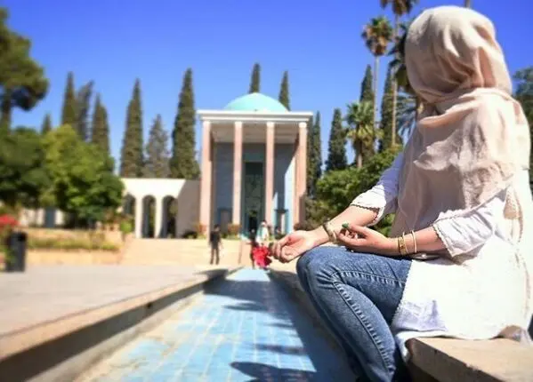 تصادف شدید سعدی در شیراز یا چرا «لیلا فروهر دادیم، پرویز پرستویی گرفتیم!»