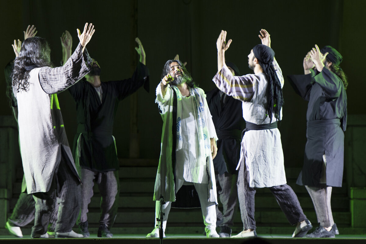 Homay Performs Hallaj Opera at Niavaran Complex