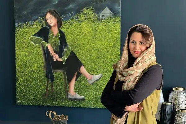 Roshanak Sattari and "Woman in Minimal Silence" with Vesta Colors