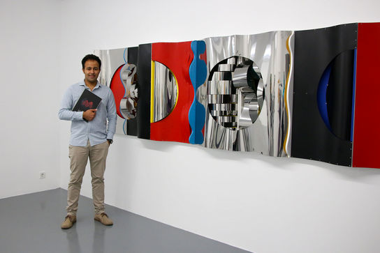 نمایشگاه نقش برجسته‌های هندسی محسن وزیری مقدم  در گالری اعتماد