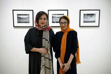 نمایشگاه عکس مژگان راسخی‌نژاد و محیا کشفی در گالری بهارک
