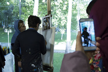 نمایشگاه آثار نقاشی هنرمندان کم توان ذهنی در گالری اصلی فرهنگسرای نیاوران