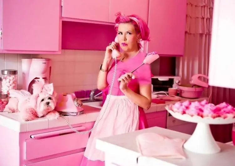 هزینه هنگفت یک زن به خاطر رنگ صورتی / عکس‌ها