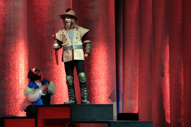 اجرای نمایش "هملت و دن کیشوت" در سالن اصلی تئاترشهر