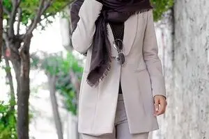خانم بازیگر با لباس پسرانه در آزادی