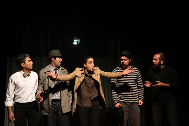 اجرای نمایش "آندورای تئاتر اشتباهات" در تئاتر باران