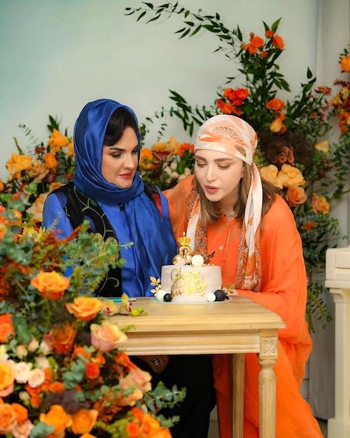 استایل نارنجی بهنوش طباطبایی در تولد