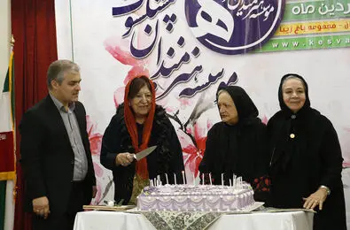 هنرمندان متولد فروردین شمع تولد فوت کردند/ گزارش تصویری از جشن تولد آنها که برای مان خاطره ساختند