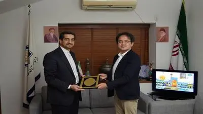 Japanese researcher Sugiyama awarded by Iran Culture Ministry