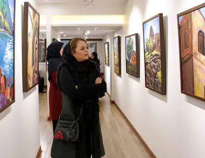 ببینید: گالری بهارک میزبان آثار ناهید جعفری 