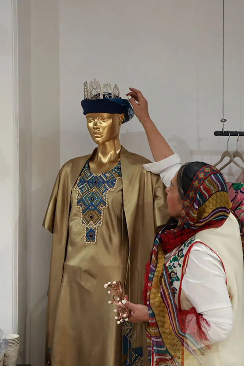 رونمایی از لباس ملکه برونئی با طراحی مهلا زمانی