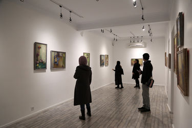 افتتاحیه نمایشگاه نقاشی‌های سوسن اتحاد در گالری هپتا