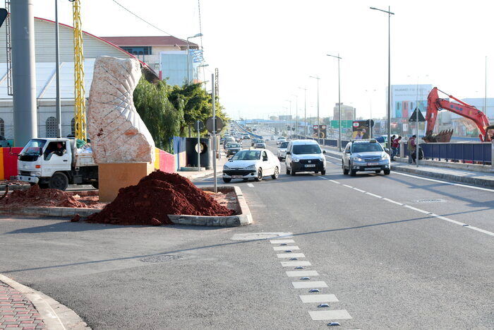 Beirut embellished with Iranian sculptures 