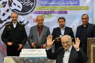 تجلیل از هنرمندان پیشکسوت متولد اسفندماه