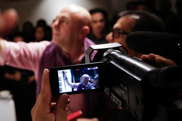 خلق اثر توسط بزرگمهر حسین‌پور در حمایت از کودکان بدسرپرست در گالری آس