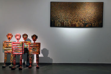 “Crowding” at Mojdeh Art Gallery featuring 15 artists 
