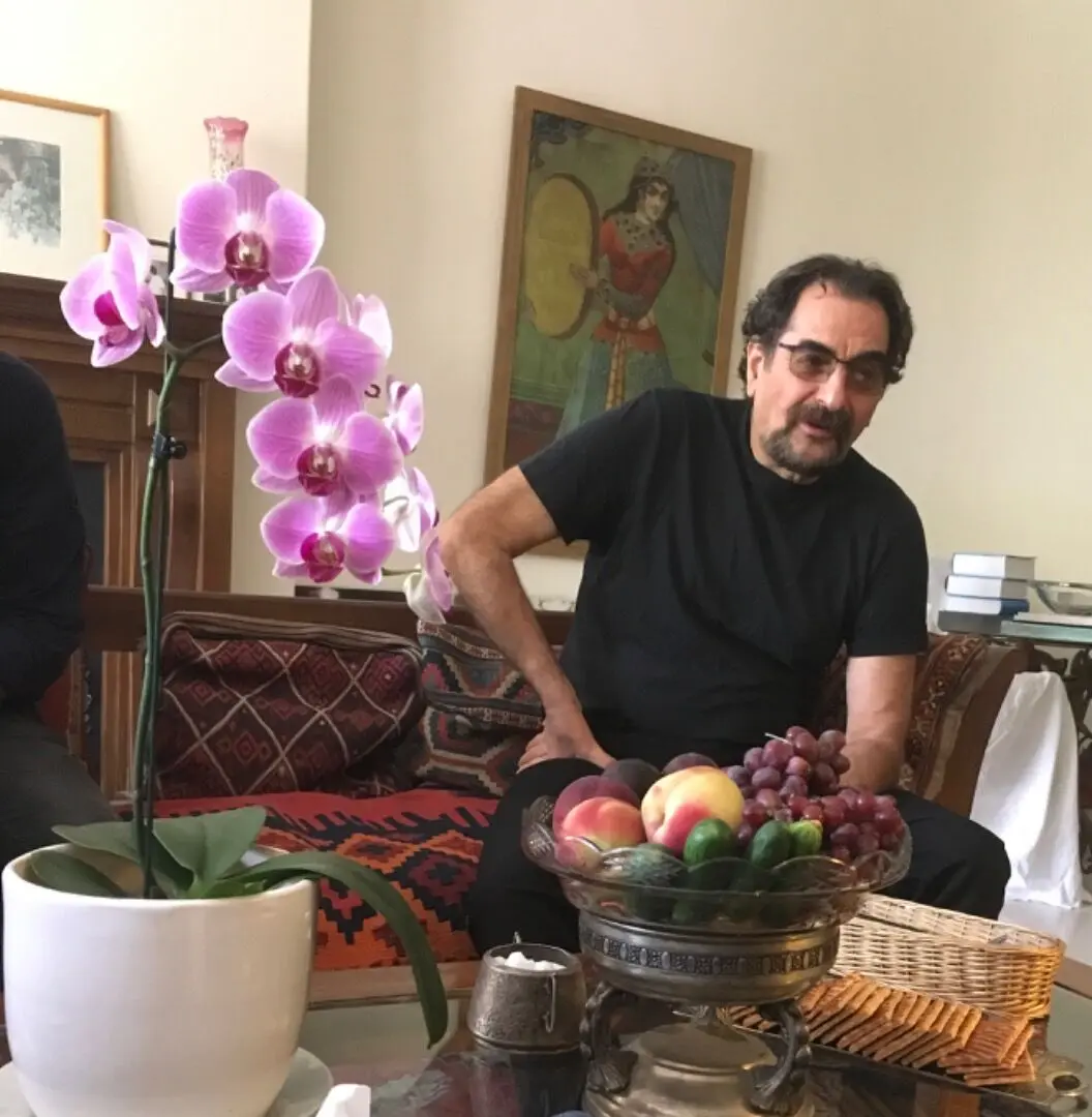 ویدئو بی انتهاتر از عشق با شعر افشین یداللهی و صدای شهرام ناظری در جایزه آینه دار دوران