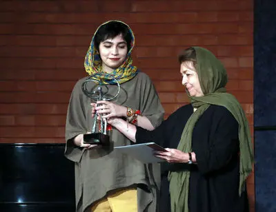 آغداشلو، گلستان، بازغی و دیگر هنرمندان در اهدای جایزه ارغوان/عکس‌ها