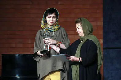 آغداشلو، گلستان، بازغی و دیگر هنرمندان در اهدای جایزه ارغوان/عکس‌ها