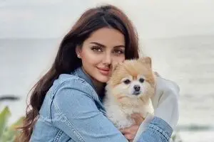 حمله به لباس جنجالی مه‌لقا جابری در کن