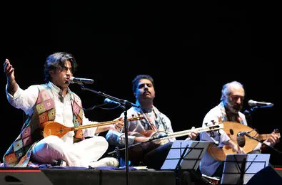 ببینید: پرواز همای مستانه روی صحنه رفت