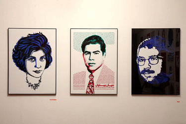 نمایشگاه پوستر آرش تنهایی با نام علیه فراموشی در گالری دنا 