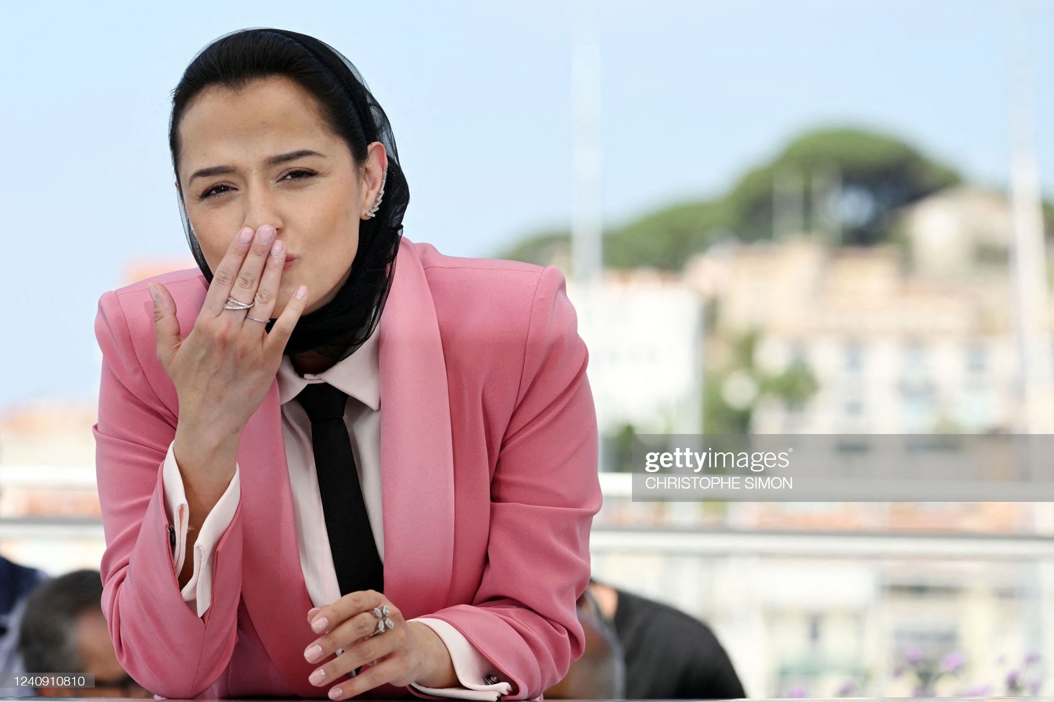 ببینید: عذرخواهی رسمی ترانه علیدوستی برای انتشار فرهاد اصلانی/ ترانه علیدوستی: آماده ام جبران کنم