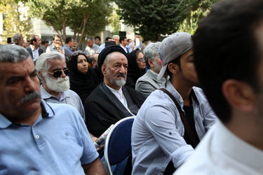 تشییع پیکر زنده‌یاد داریوش اسدزاده از مقابل خانه هنرمندان