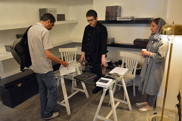 نمایشگاه آثار ایمان صفایی و رونمایی از کتاب بهمن محصص در گالری شیرین