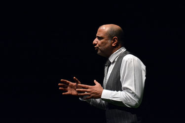 نمایش ضیافت پنالتی ها در تماشاخانه پالیز