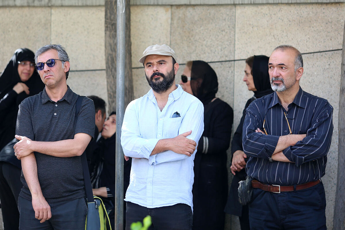 تشییع پیکر سید ضیاءالدین دری از خانه سینما