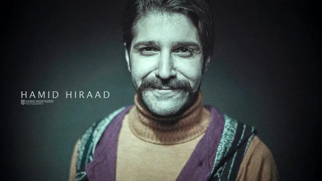 خواننده پاپ از شاعرها عذرخواهی کرد / عکس