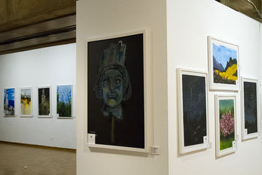 نمایشگاه آثار نقاشی هنرمندان کم توان ذهنی در گالری اصلی فرهنگسرای نیاوران