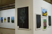 یک ذهن زیبا/ عکس‌های ایران‌آرت از نمایشگاه نقاشی‌های هنرمندان کم‌توان ذهنی در گالری اصلی فرهنگسرای نیاوران