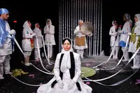 ببینید: شاباش خوانی با ماسک