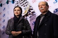 چند نکته درباره موردِ عجیبِ علی نصیریان؛ چه شد بعد از دادگاهی‌شدن دوباره به تئاتری آمد که قربانگاه است؟/ تئاتر جهان بازیگر هشتادوسه‌ساله دارد؟/همنسلانش کجا هستند؟
