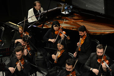 کنسرت ناصر چشم‌آذر به همراه اشکان خطیبی در تالار وحدت