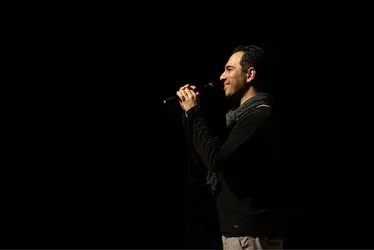 اجراي گروه ساكن روان در برج آزادي