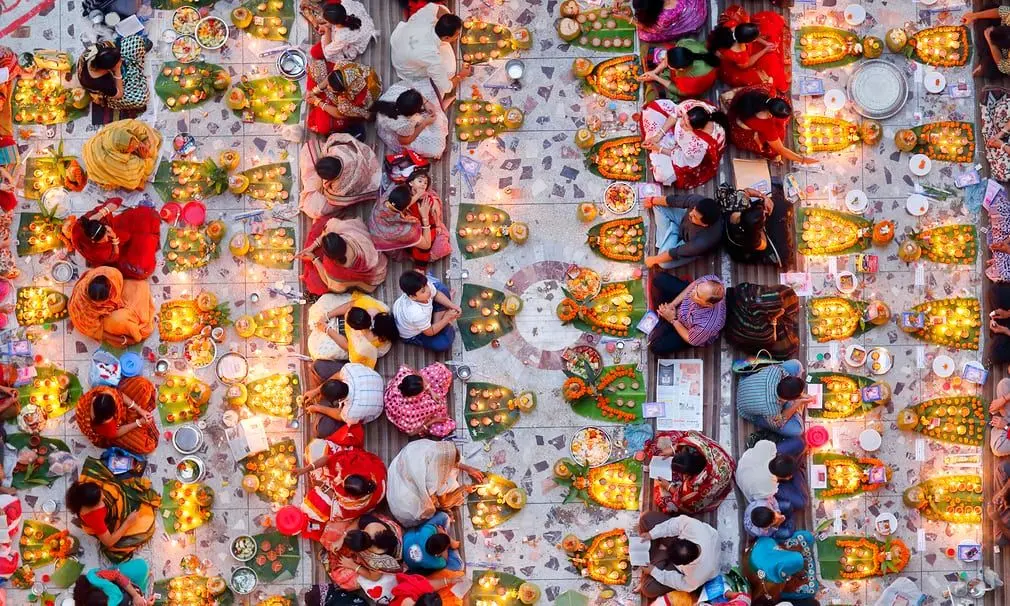 برترین عکس‌های "بانوی صورتی غذا"/ یک گزارش تصویری 