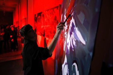 رنگ وستا در هفته دیزاین تهران در دانشکده هنرهای زیبا