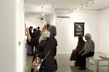 نمایشگاه نقاشی‌های آذین رستمی در گالری ویستا