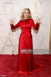 marlee-matlin-oscars-2022-683x1024