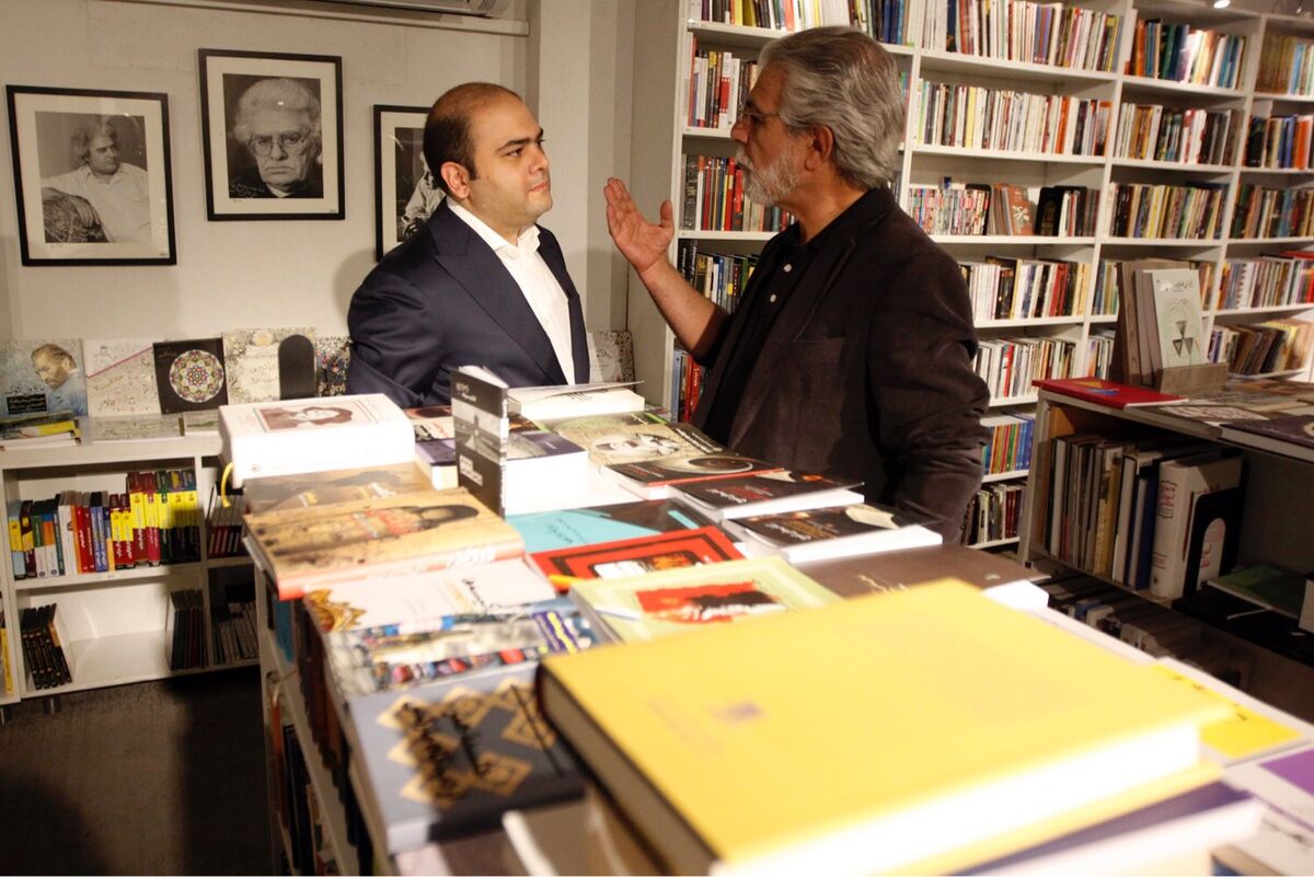 كتابگردي اهالي فرهنگ و هنر در شهركتاب فرشته