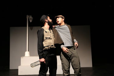 اجرای نمایش "آندورای تئاتر اشتباهات" در تئاتر باران