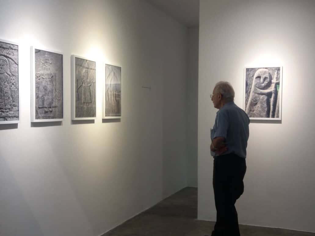 نمایشگاه عکس­‌ های امیر جمشیدی با عنوان «پرتره­‌ های سنگی» در گالری سایه